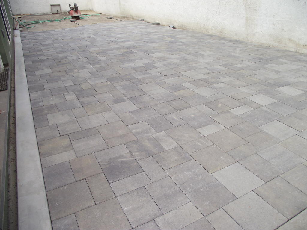 paver prep rear of house 8