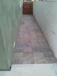 pavers walkway on side of house 3