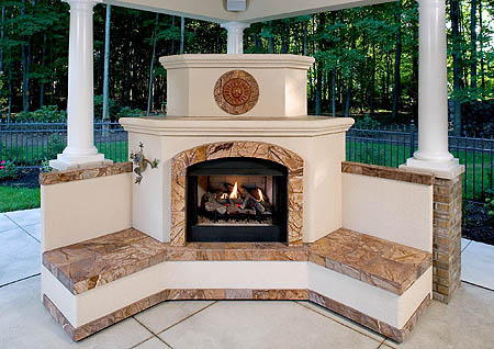 20070412magoutdoorfireplace_450