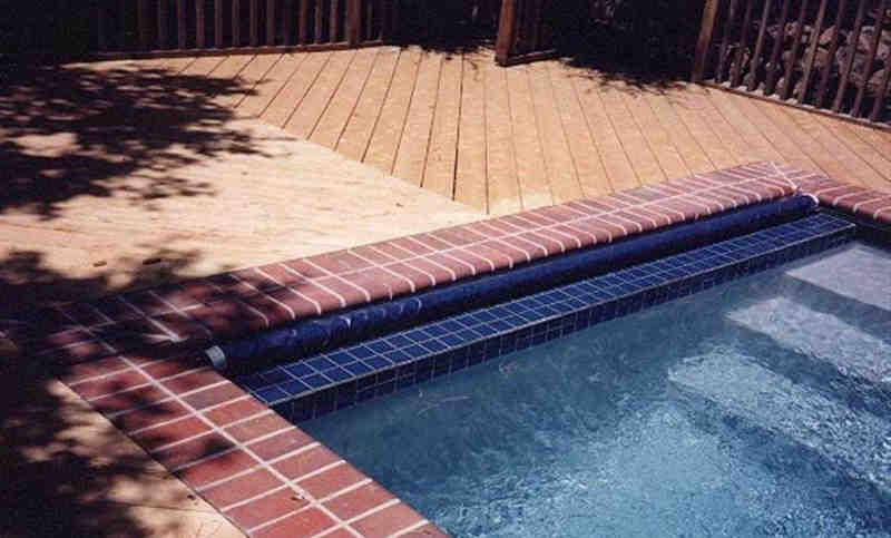 swimming_pool_cover_walk_on_lid_brick_blue_tile